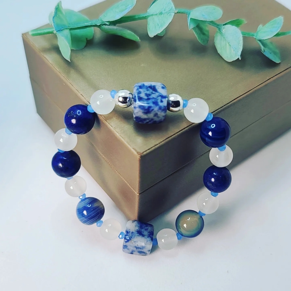 Sodalite, Agate bracelet